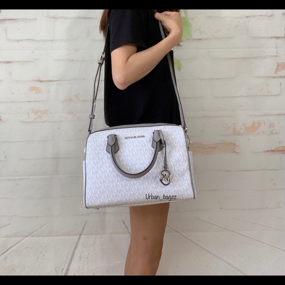 Michael Kors Bedford Large Duffle Satchel & Wallet - Picture 4 of 15